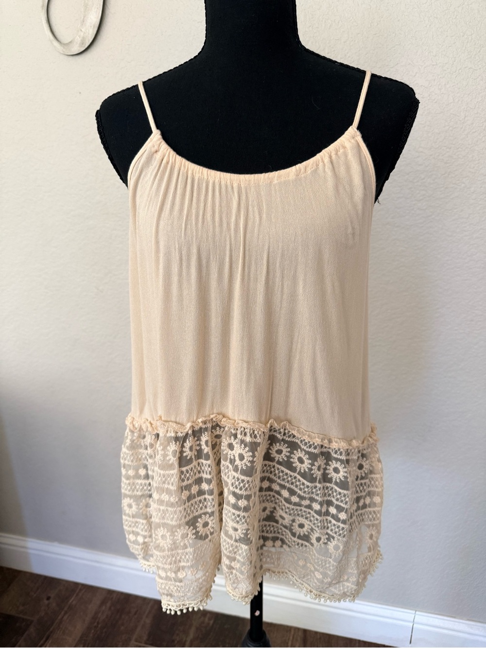 POL Cream Lace-Trim Spaghetti Strap Camisole